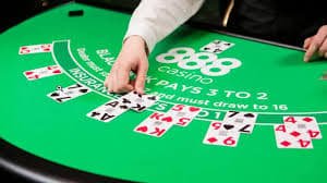 Dealer langsung permainan blackjack di studio profesional winbet138